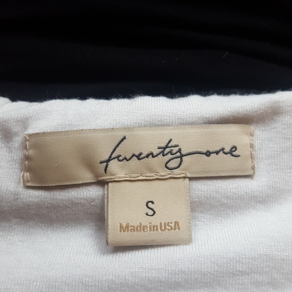 Pleated Black & Ivory Mini Dress - Picture 5 of 6